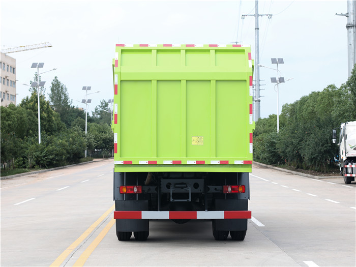 東風(fēng)天錦壓縮式對(duì)接垃圾車