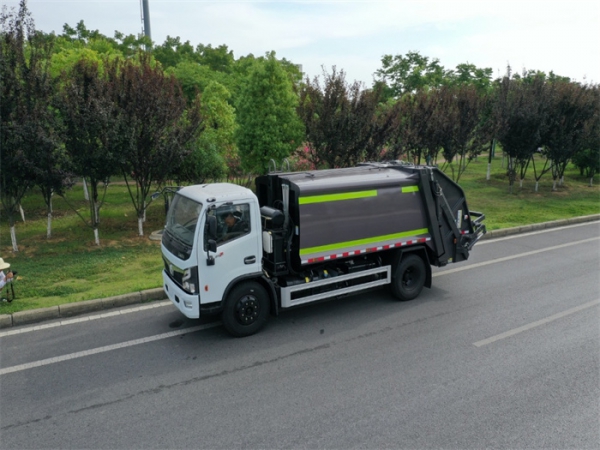 東風新能源油電混合9方壓縮式垃圾車